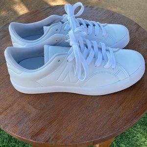 New Balance Sneakers- Men’s 7.5/Women’s 9.5